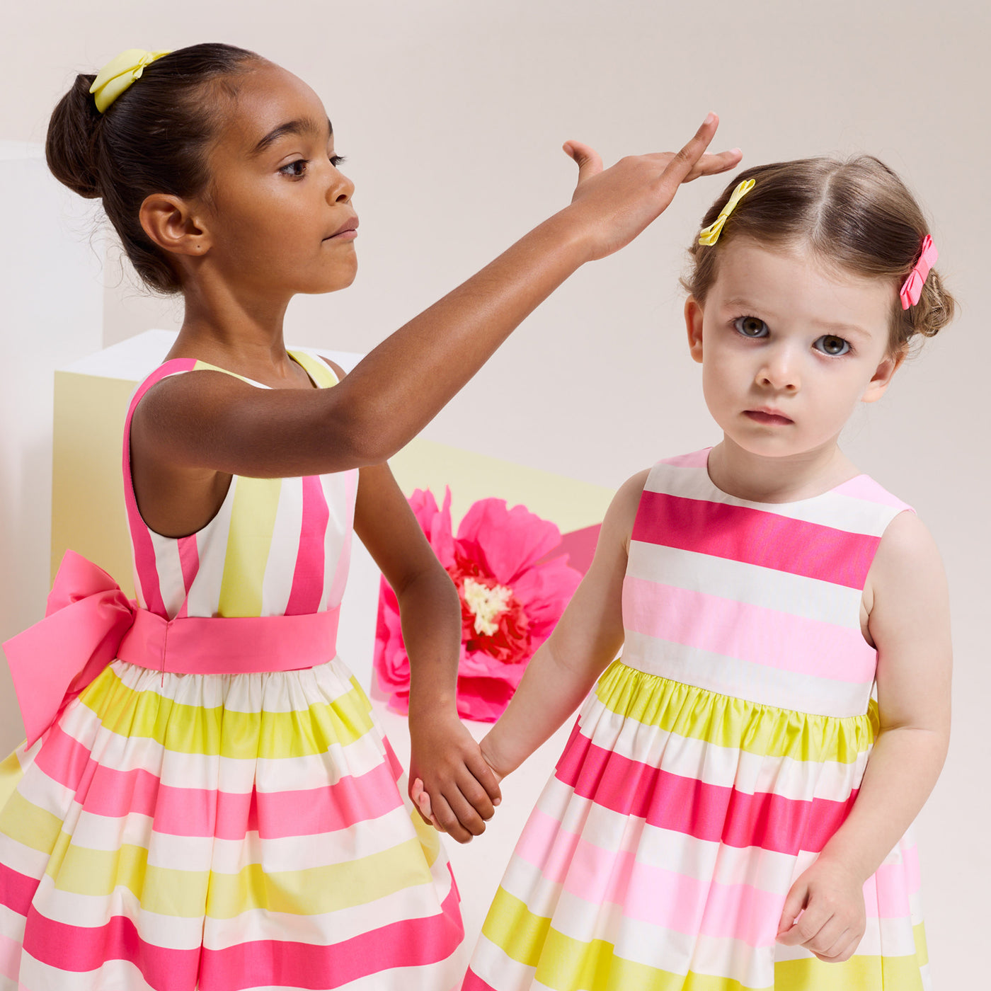 Girl pair of bow hair clips - jaune soleil