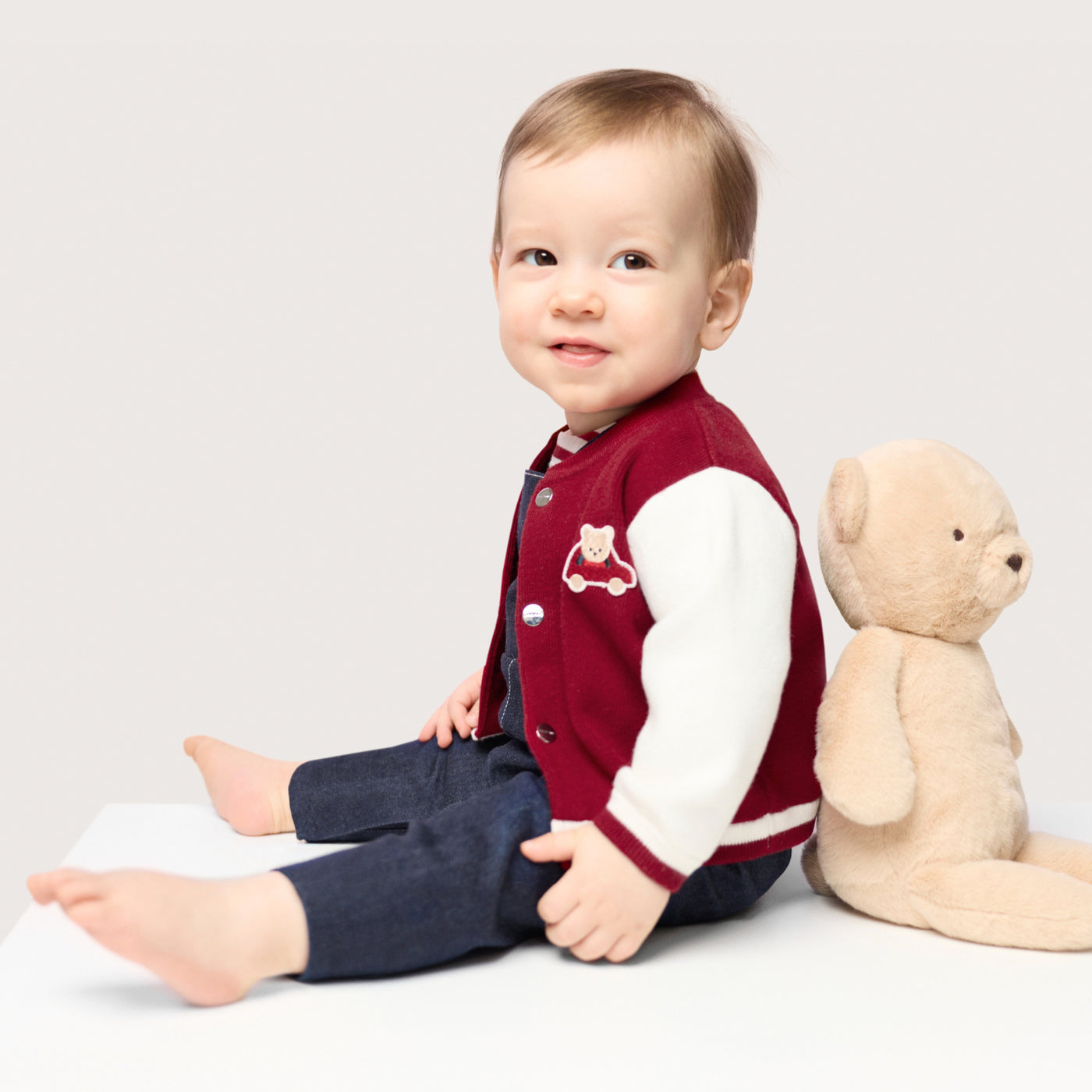 Baby boy varsity-style knitted cardigan - rouge/blanc
