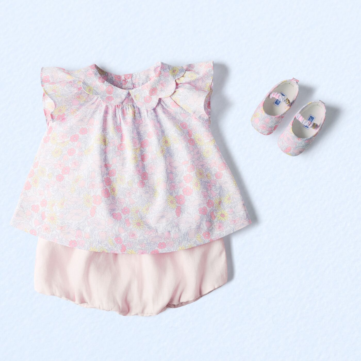 Baby girl ensemble in Liberty fabric and linen - multico